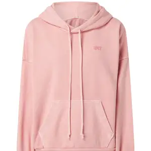 Snygg rosa hoodie från Levis! 💕💕 Använt en del men fortfarande jättefin och bra kvalitet! Säljer pga för liten. Storlek M men kan absolut användas som L