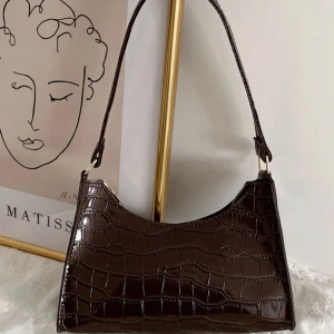 Billig väska  - Helt oanvänd väska. Skriv för bilder och information. Pris kan diskuteras vid snabb affär 💓