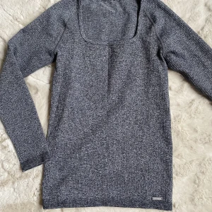 Träningströja från aim’n - Ribbad och tight passform. Är i perfekt  skick. 