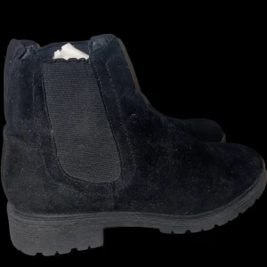 Svarta boots - Fint skick, sammet