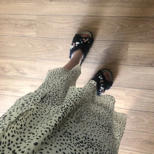 Fantastisk kjol - En helt fantastisk kjol från Gina tricot.  Storlek xs.  