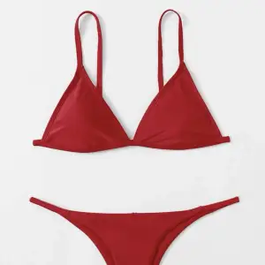 Säljer denna röda bikinin då den inte satt som jag ville, endast testad, frakt 45 💞 passar S-M