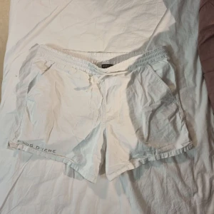 Vita shorts - Harvest sport shorts i vitt. 