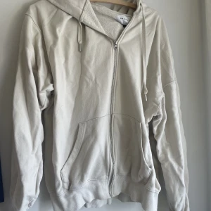 Beige kofta - Fin beige kofta, väldigt mysig