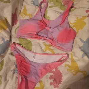 Härlig bikini - Fin bikini från Shein, storlek L men lite mindre i storleken. 