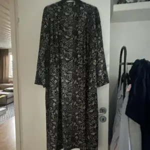En kimono från Cubus i Stl M