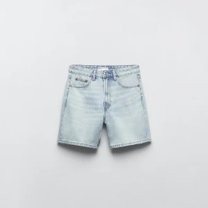 Helt nya shorts från zara - Jeansshorts från zara. drog bort lappen och använde i någon timme men för små för mig. Suuper snygga. storlek 36.  Nypris 400kr