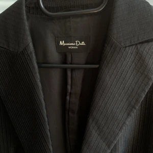 massimo dutti blazer  - En ny massimo dutti kavaj i svart 