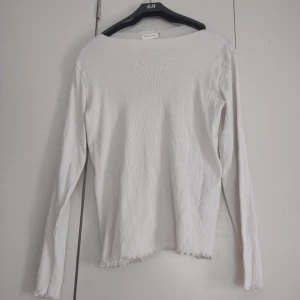 Tröja  - Säljer denna tröja från lager 157 Storlek L men passar även för M