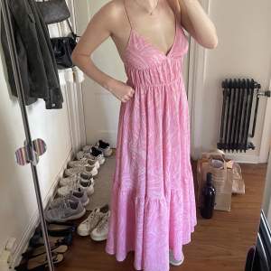 Rosa långklänning, använd fåtal gånger. Köpt på Plick