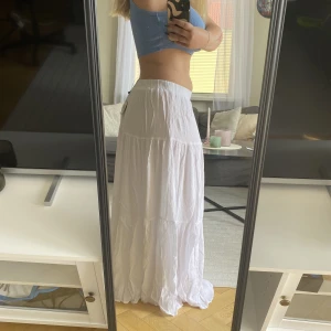 Långkjol  - Populär långkjol som var för lång för mig (158 cm), kollar om det finns intresse för den innan jag skickar tillbaka den 