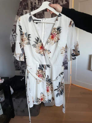 Jump suit  - Ganska liten i storleken, nyskick, 