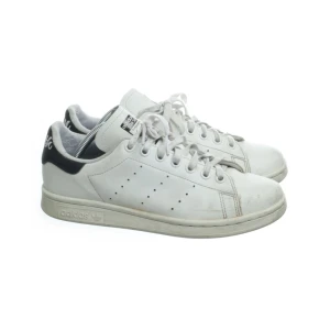 Adidas skor - Supersnygga men tyvärr lite för små