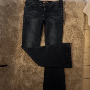 Jeans🩷 - Super snygga marinblå jeans som tyvärr ej kommer till användning och är nyskick❤️