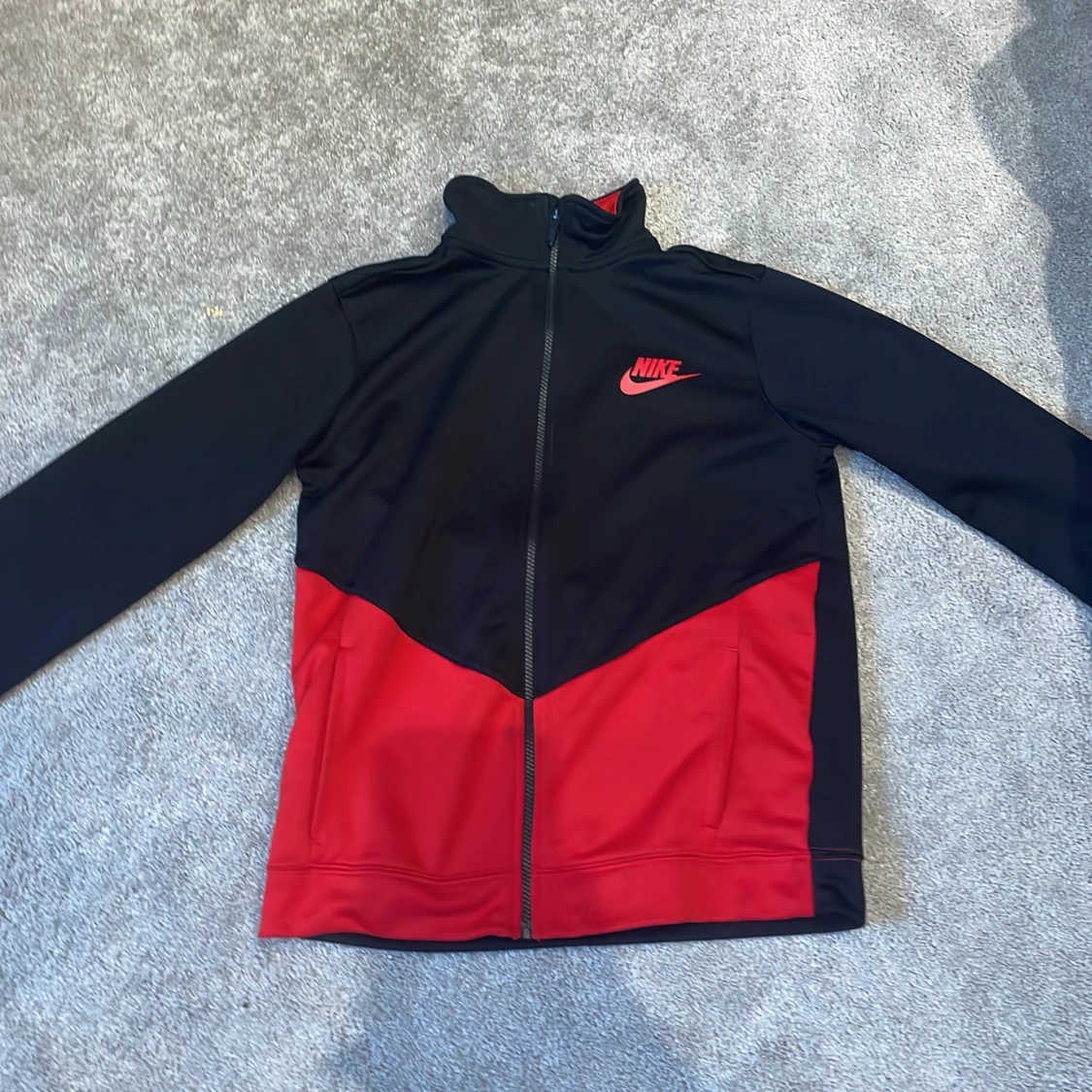 Nike zip