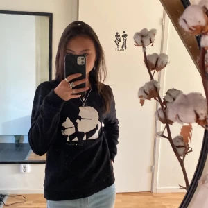 Karl Lagerfeld tröja - Karl Lagerfeld tröja! ❣️(lånade bilder från förra säljaren) 