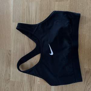 Sport bh från Nike, nästintill oanvänd. 