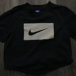 Nike t-shirt stl xs