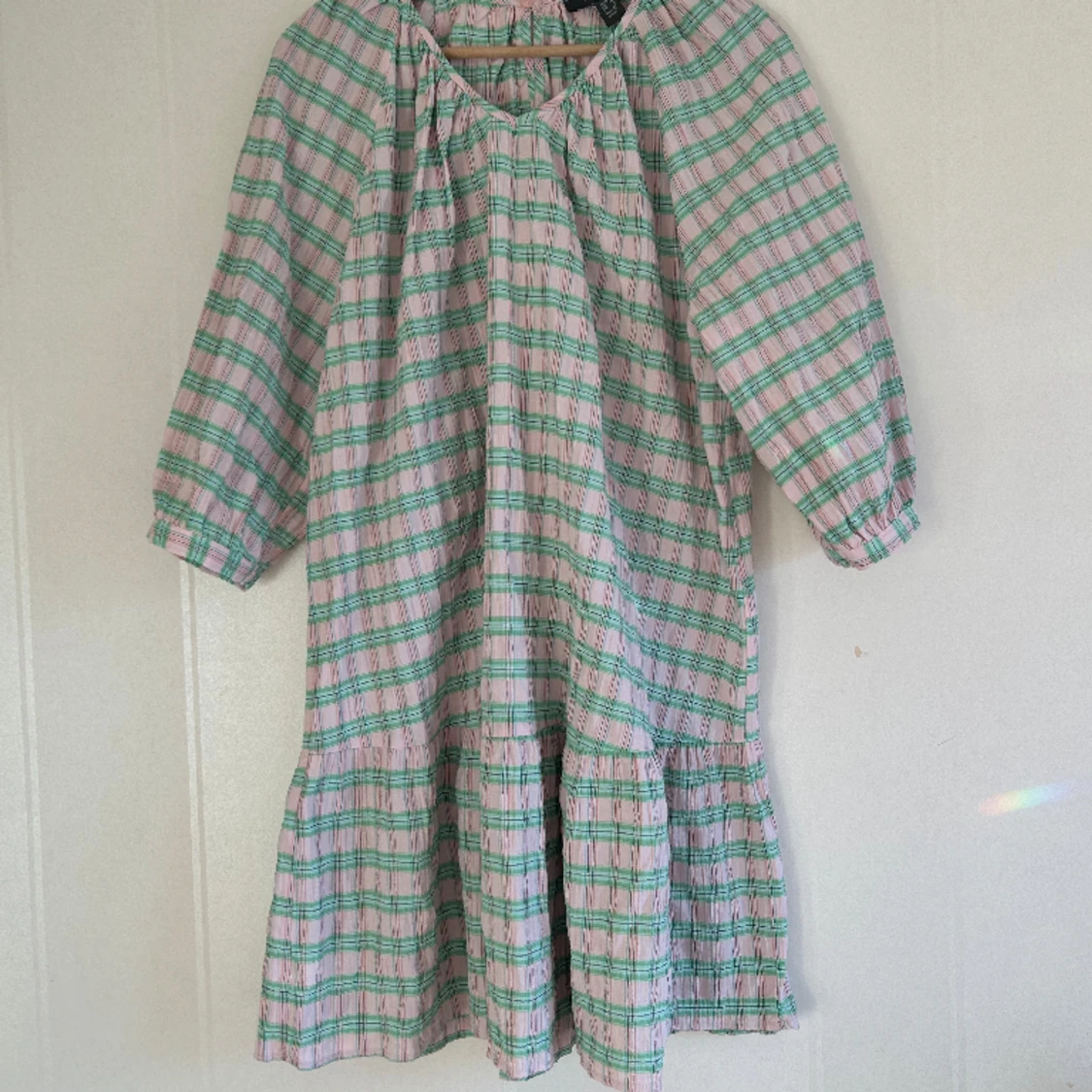 Rutig rosa och grön klänning från primark, aldrig använd - 90