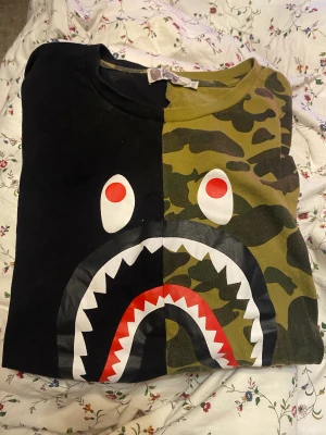 Bape tshirt - Snygg tshirt från bape!, den passar en M trots xxl på lappen