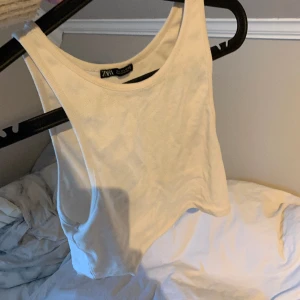 Zara-Topp - Ribbad linne från zara💕