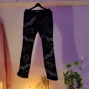 Y2k jeans - Amazing strechy Y2k-jeans from Beyond Retro. Haven't used them enough so selling them, maybe for u? They are dark blue, quite low rise, strechy nice material (cotton and spandex). Fits best 38-40