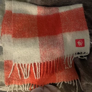 Halsduk  - Jätte fin Carin Wester halsduk