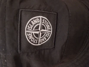 Stone island fiskar hat - Oanvänd storlek L nypris 1699  Pris kan diskuteras vid snabb affär