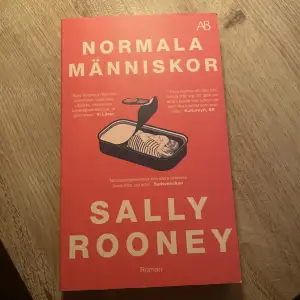 Pocketbok från Sally Rooney. 