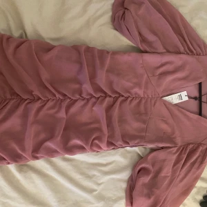 Kläning - Jätte fin klänning men har inte kommit till andvänning 