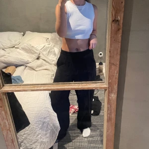 Svarta byxor  - svarta byxor i bomull, aldrig använda!🤍storlek XS, säljer likadana i vit! 