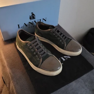 Lanvin skor - Riktigt feta lanvin skor! Cond 9/10, box och dustbag ingår! Storlek uk 8, passar 42-43.