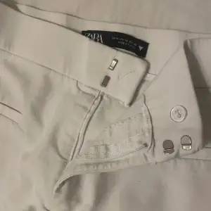 White pants from Zara, worn a few times, M but fits S