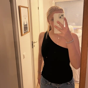 Linne  - Jätte fint linne från Gina som har andvänts en gång så ny sick 