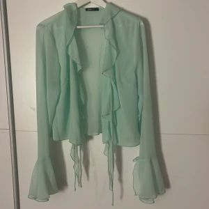 Grön topp - Grön topp från Gina storlek L. Aldrig använd 