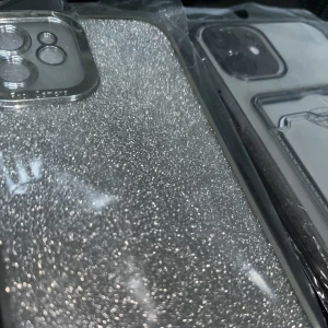 Mobil skal glitterigt - Jätte fint helt nytt glitterigt mobil skal  för iPhone 12👌