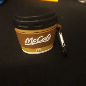 Airpods McDonald's kaffemug skal - Endast provat, oanvänt skick. Passar airpods generation 1. (airpods inkluderas inte)