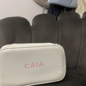 Necessär  - Superfin necessär från caia, använd fåtal gånger💕