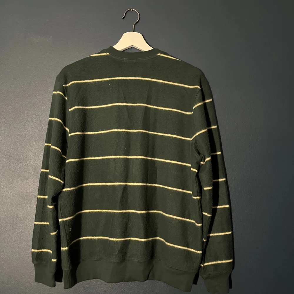 En grön stickad tröja i märket Katin USA. Storlek S-M, knappt använd och i perfekt skick.  Hör gärna av dig. . Tröjor & Koftor.