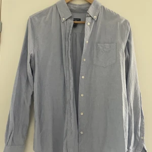 Gant skjorta - Ljusblå gant skjorta. Sparsamt använd.