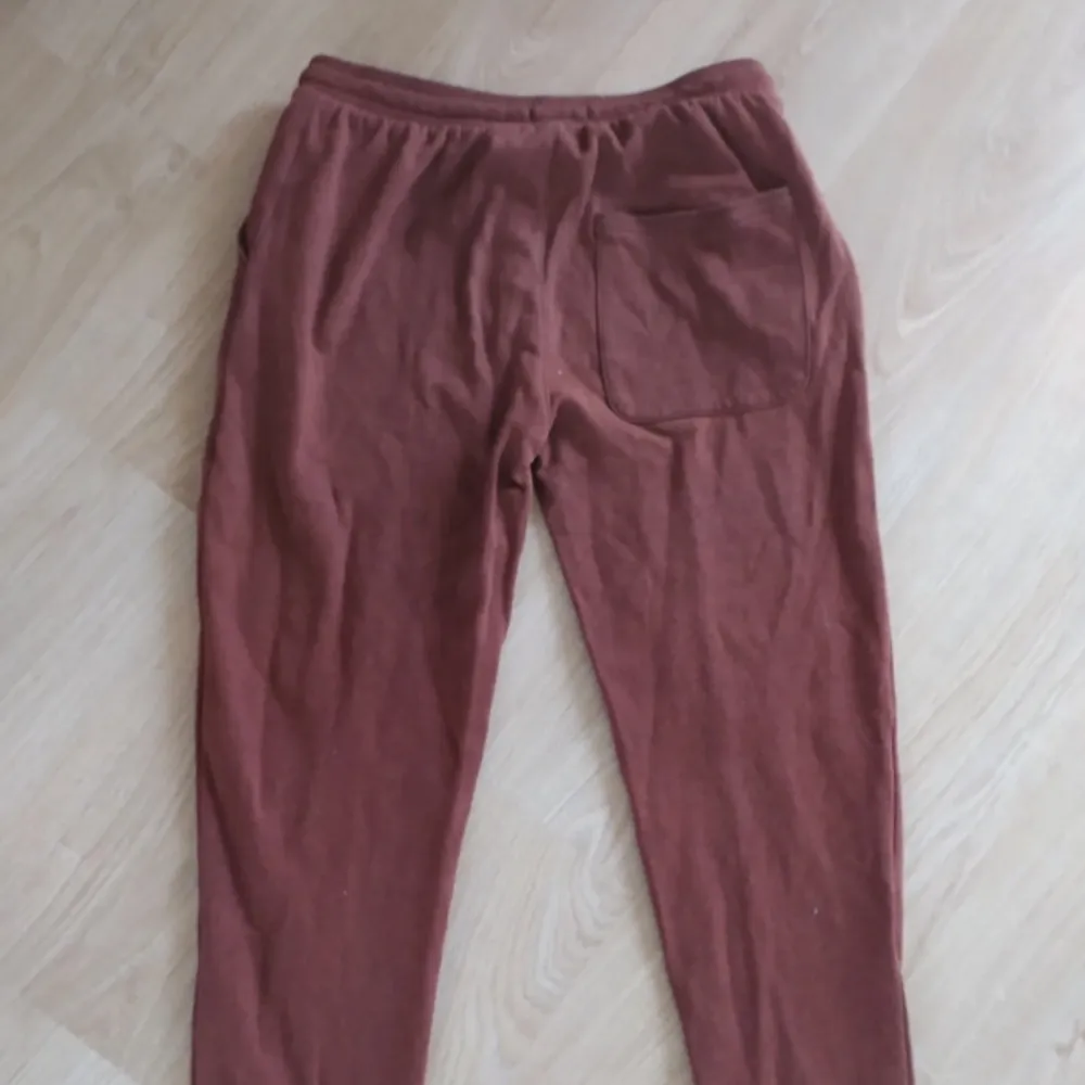 Sköna byxor som ej kommer till användning, köpte på reserved i Spanien . Jeans & Byxor.