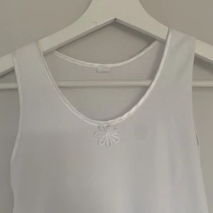 💐Vintage linne💐 - Säljer detta jätte söta linnet från Dabex vilket är ett vintage märke, tyvärr för litet på mig🌸 Toppskick💗