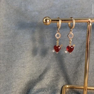 Sthlmstilsmycken  - Så snygga örhängen  Köp för 119kr/st  Eller  200kr/par Modell 076