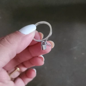 Edblad ring - Edblad ring med lås och nyckeln