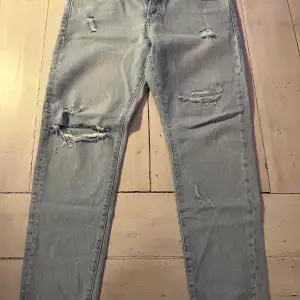 Levis jeans använt några gånger köpt på Åhléns  har flera jeans kan ordna paketpris om intresse finns 