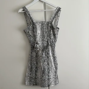 Klänning  - I bra sick.