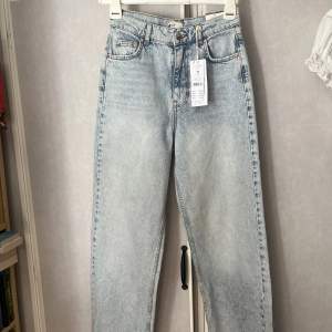 Helt nya med prislapp kvar, Idun Straight Jeans från Gina Tricot. 💞💞