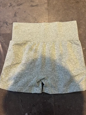 Gröna shein shorts 💚 - Så söta, aldrig använda då jag äger flera par. Storlek m men sitter som en s! 💚