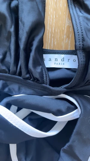Badräkt sandro  - Ny Fin badräkt med knyt från sandro Paris  nypris 1300 släpper för 680 kr. 