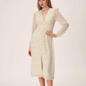 Adoore Paris Dress - Superfin adoore klänning i modellen Paris och färgen white lemon. I nyskick, nypris 1495. 